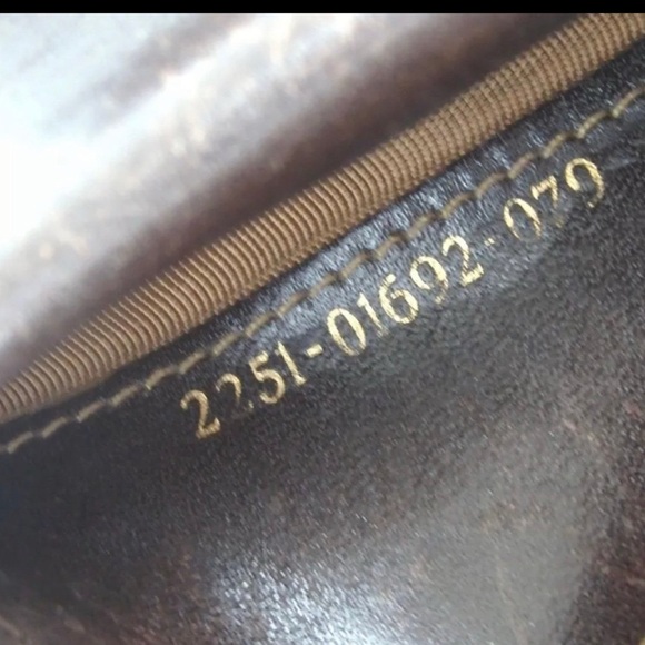 Vintage FendiBlack and Brown kisslock Logo Wallet - Picture 9 of 9